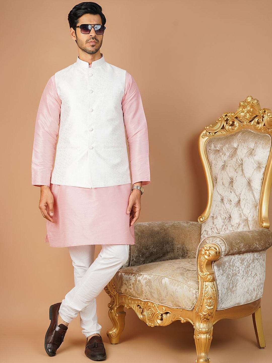 

Wintage Mandarin Collar Cotton Silk Straight Kurta with Pyjamas & Nehru Jacket, Pink
