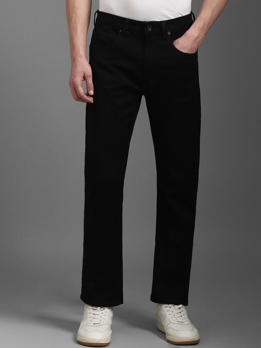 

Louis Philippe Jeans Men Mid-Rise Relaxed Fit Jeans, Black