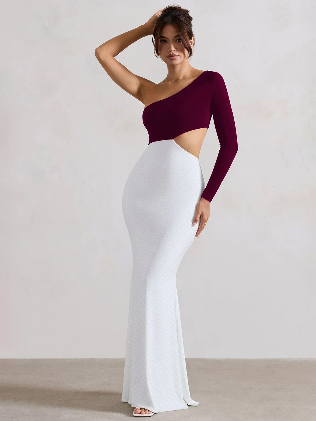 

CLAFOUTIS Women Colourblocked Bodycon Maxi Dress With Cut-Outs, Maroon