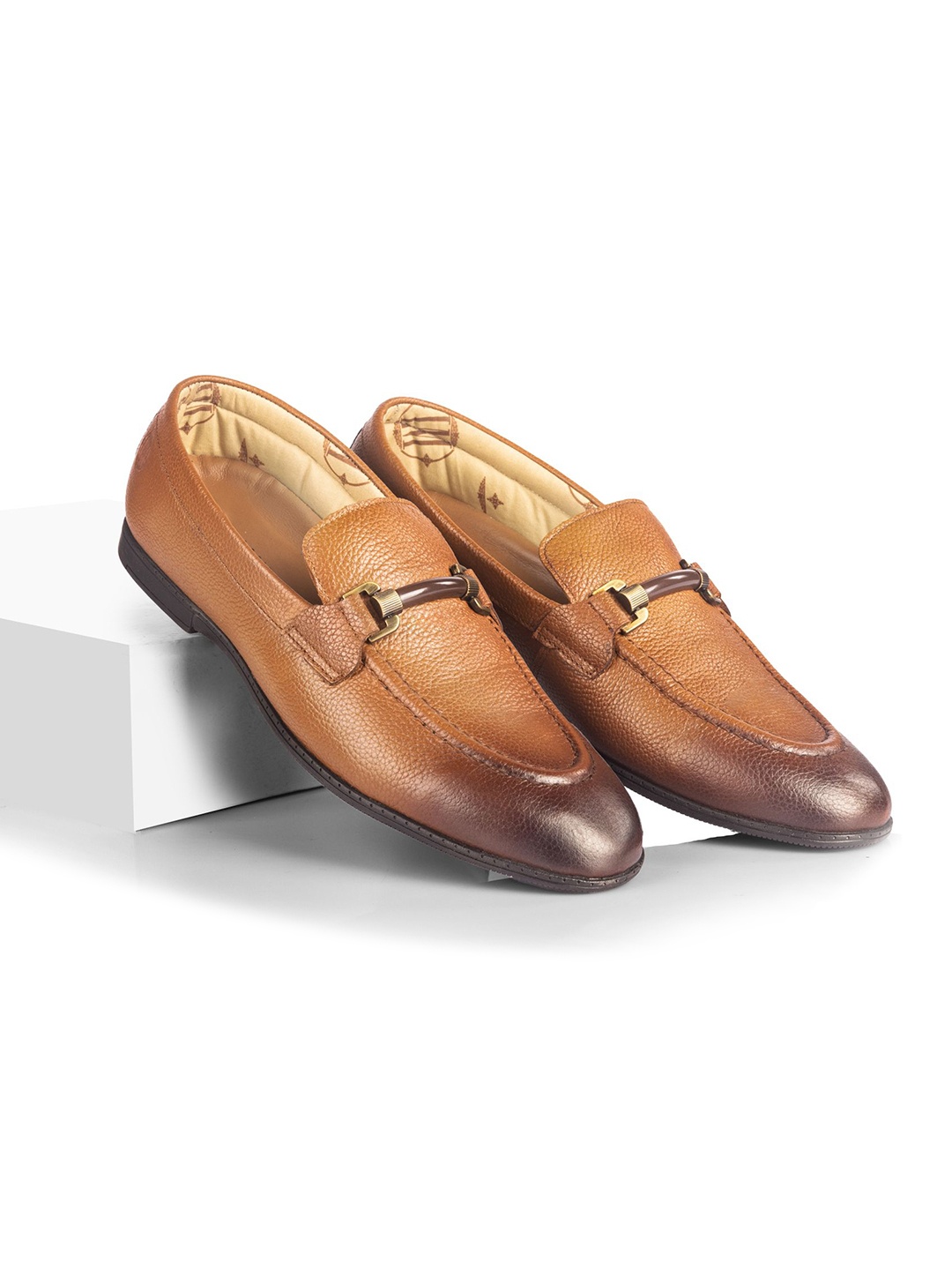

LA MARCA Men Round Toe Textured Leather Loafers, Brown