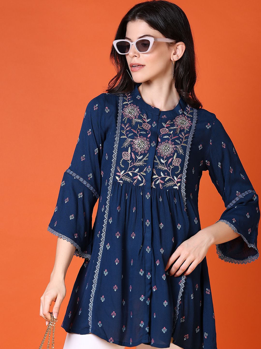 

V-Mart Women Thread Work Pure Cotton Kurti, Blue