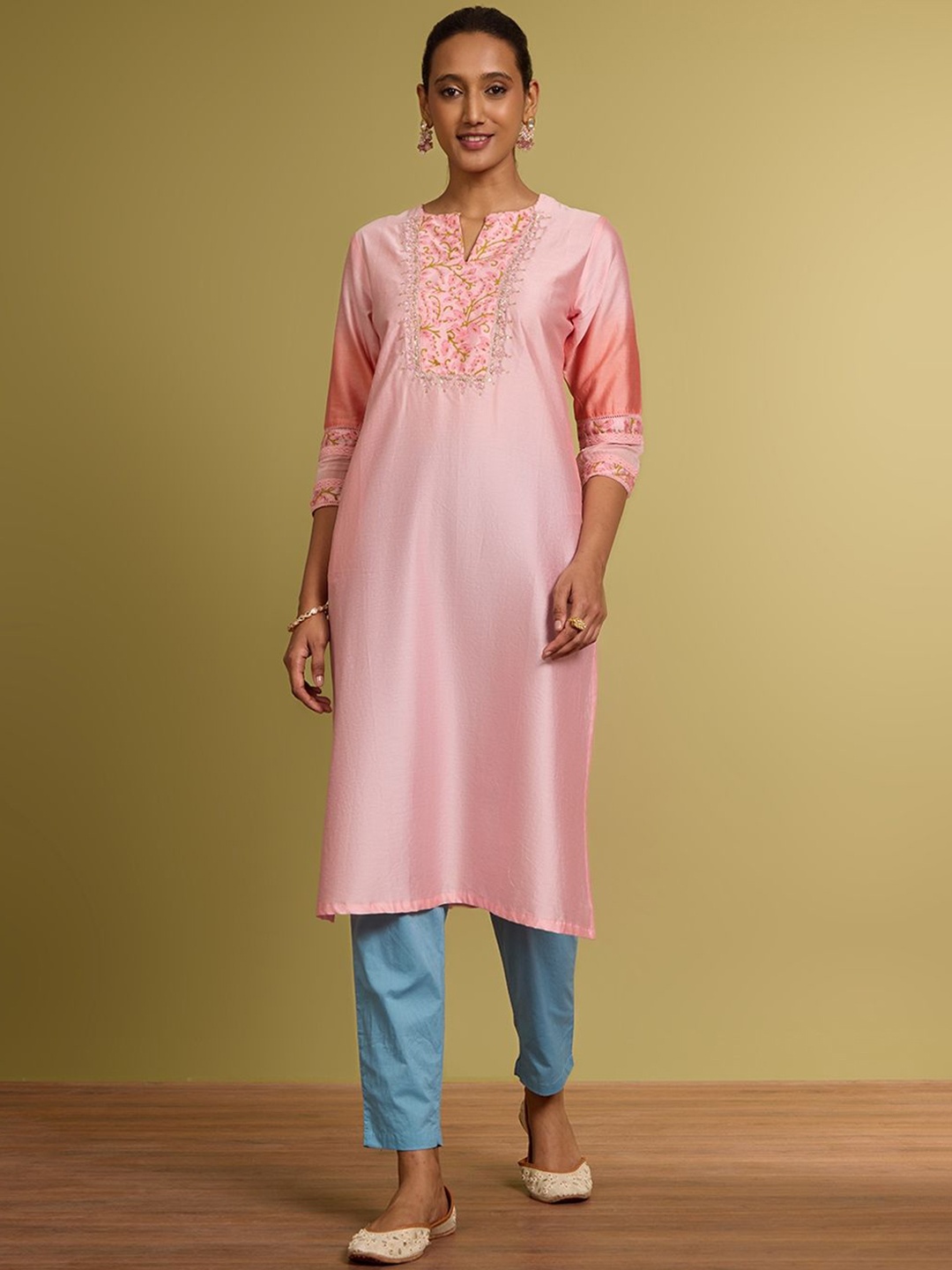 

Taneira Floral Yoke Design Notch Neck Sequinned Cotton Silk Straight Kurta, Pink