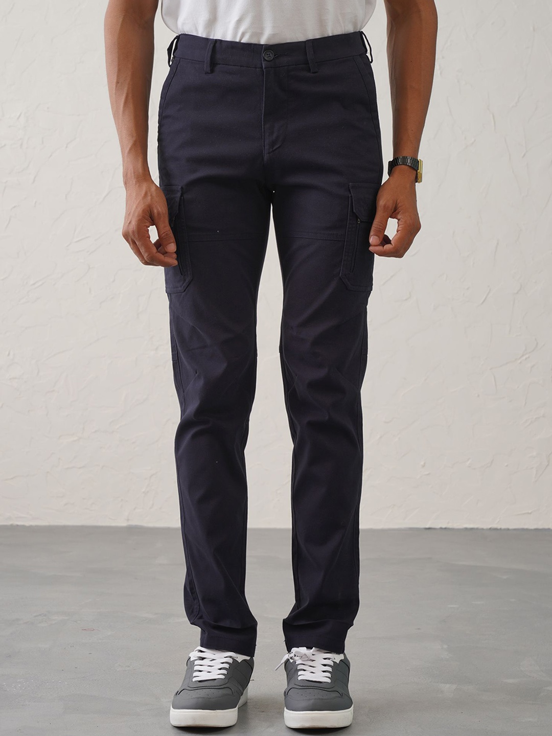 

Minus One Men Slim Fit Mid-Rise Cargos Trousers, Navy blue