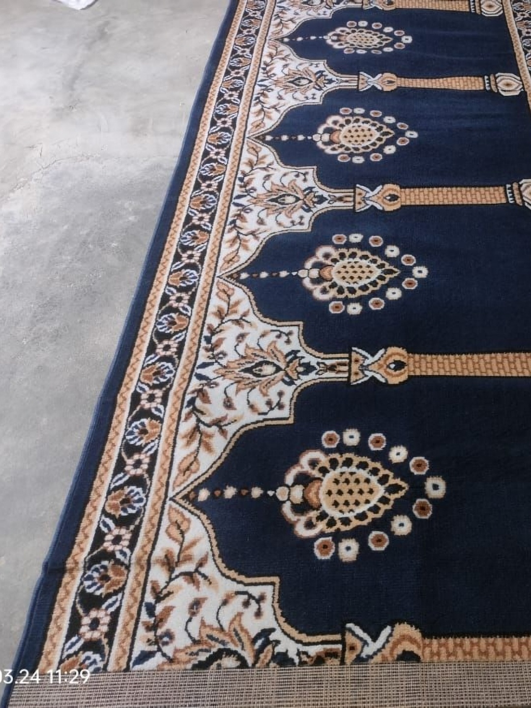 

Samjeeda Handloom carpets Black Geometric Anti-Skid Polyester Carpet