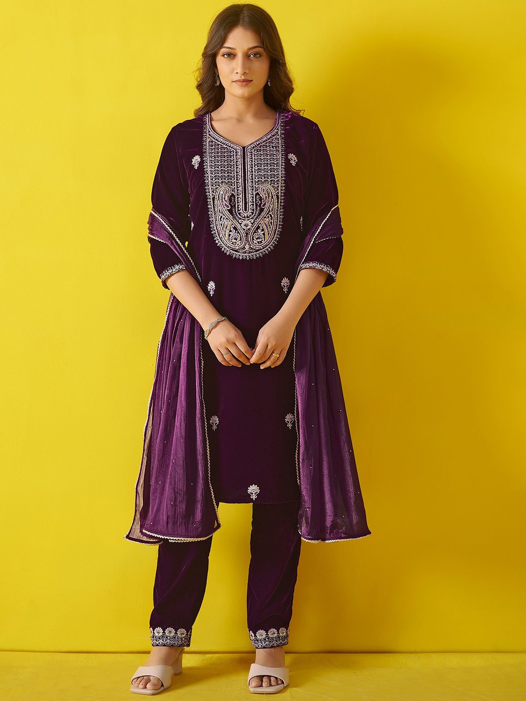 

Anouk Violet Floral Embroidered Velvet Straight Kurta With Trouser & Dupatta