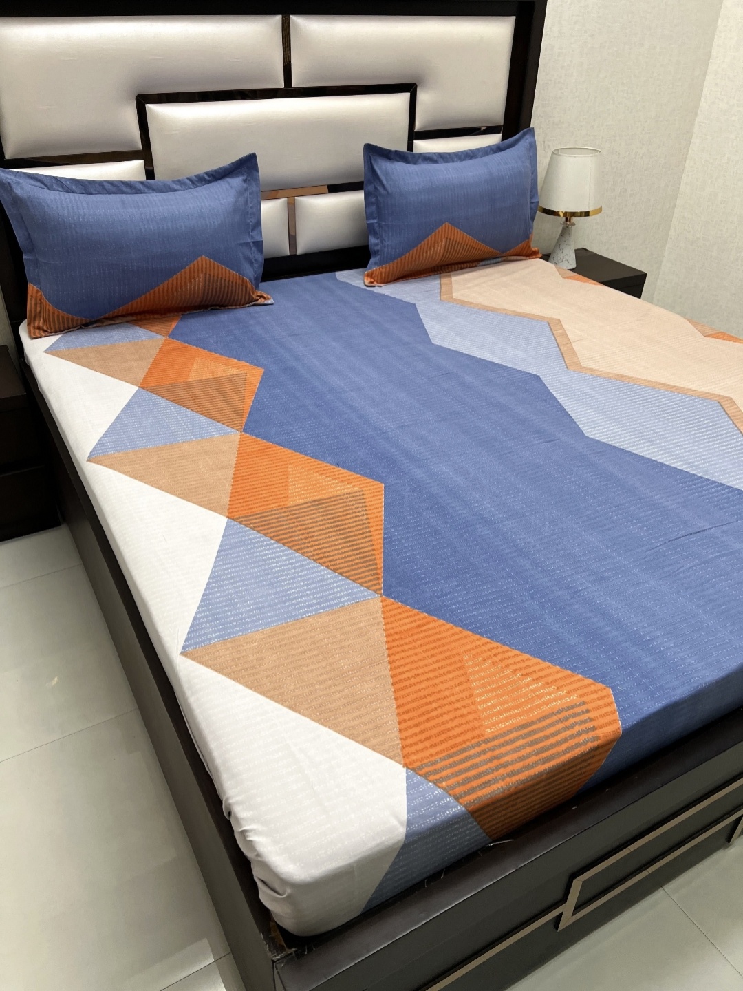 

Pure Decor Leisure Fur Blue & Orange-Coloured 260 TC King Bedsheet Set-2.74 m x 2.74 m