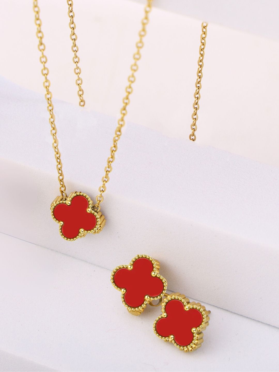 

SALVE Stainless Steel Clover Shaped Jewellery Set, Gold