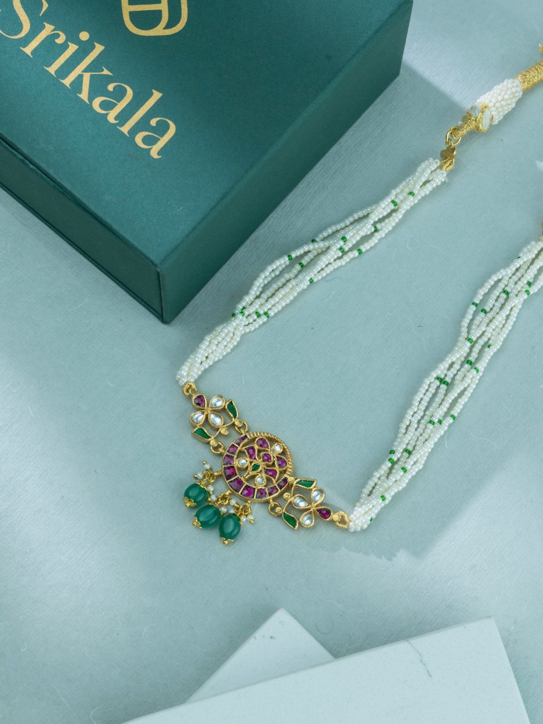 

srikala Gold-Plated Stone Studded & Beaded Necklace