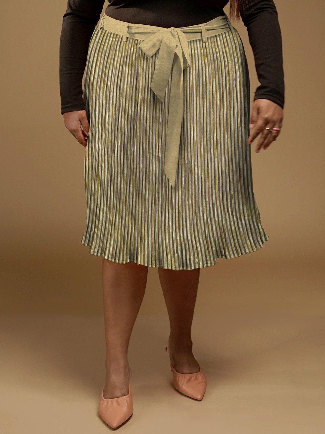 

Zink Curve Women Knee-Length A-Line Pleated Skirt, Green