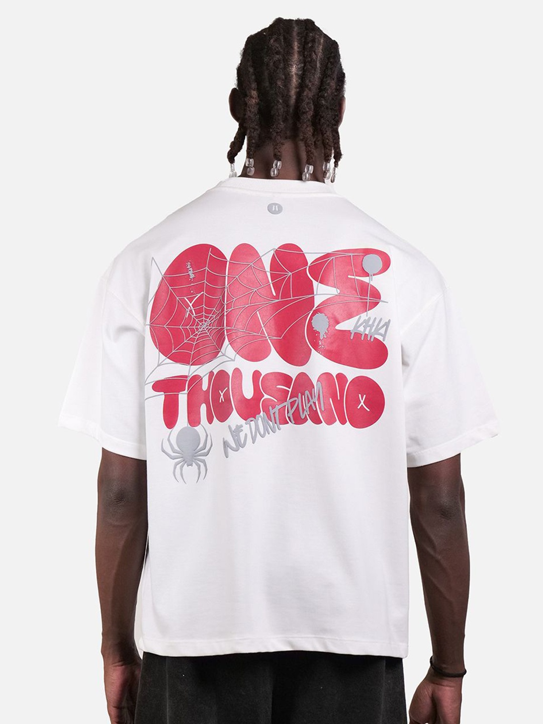 

KHAAKI Men Printed Drop-Shoulder Sleeves Bio Finish Applique T-shirt, White