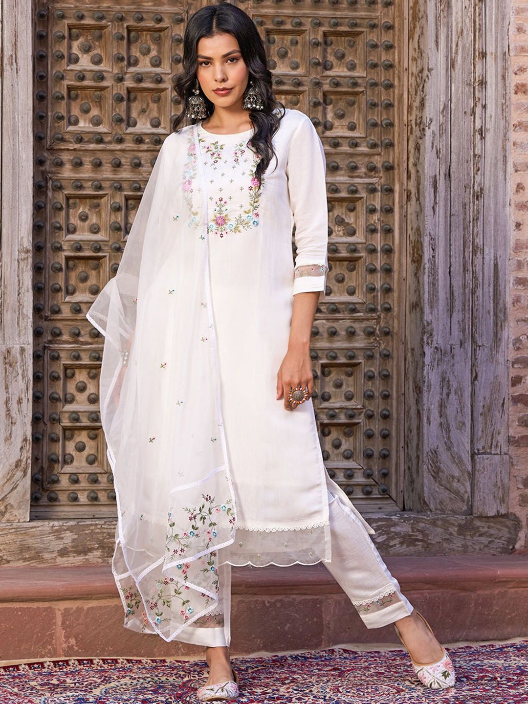 

BLACK SCISSOR Floral Embroidered Kurta With Trousers & Dupatta, White