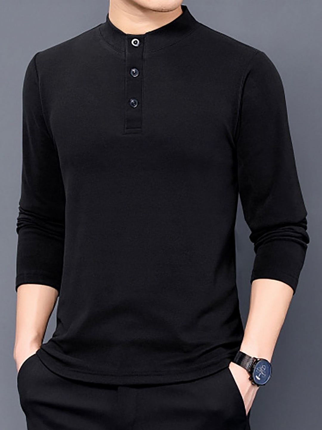 

StyleCast x Revolte Men Solid Round Neck Slim Fit T-shirt, Black