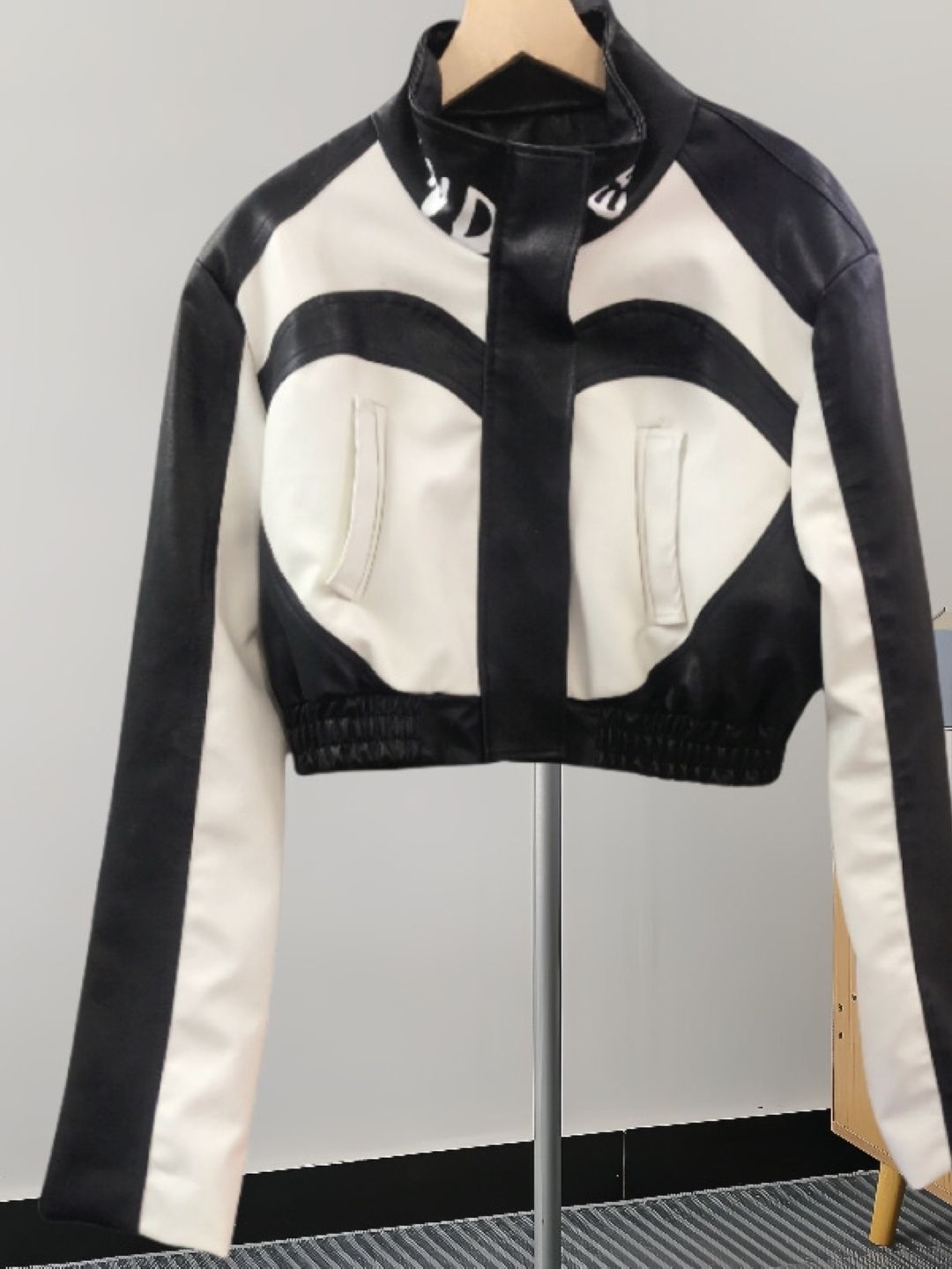 

KPOP Women Colourblocked Crop Open Front Jacket, Black