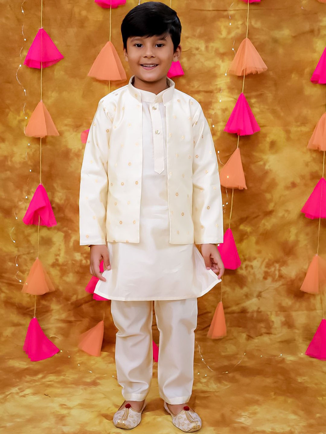 

KID1 Boys Mandarin Collar Straight Kurta With Pyjama & Woven Design Jacket, Off white