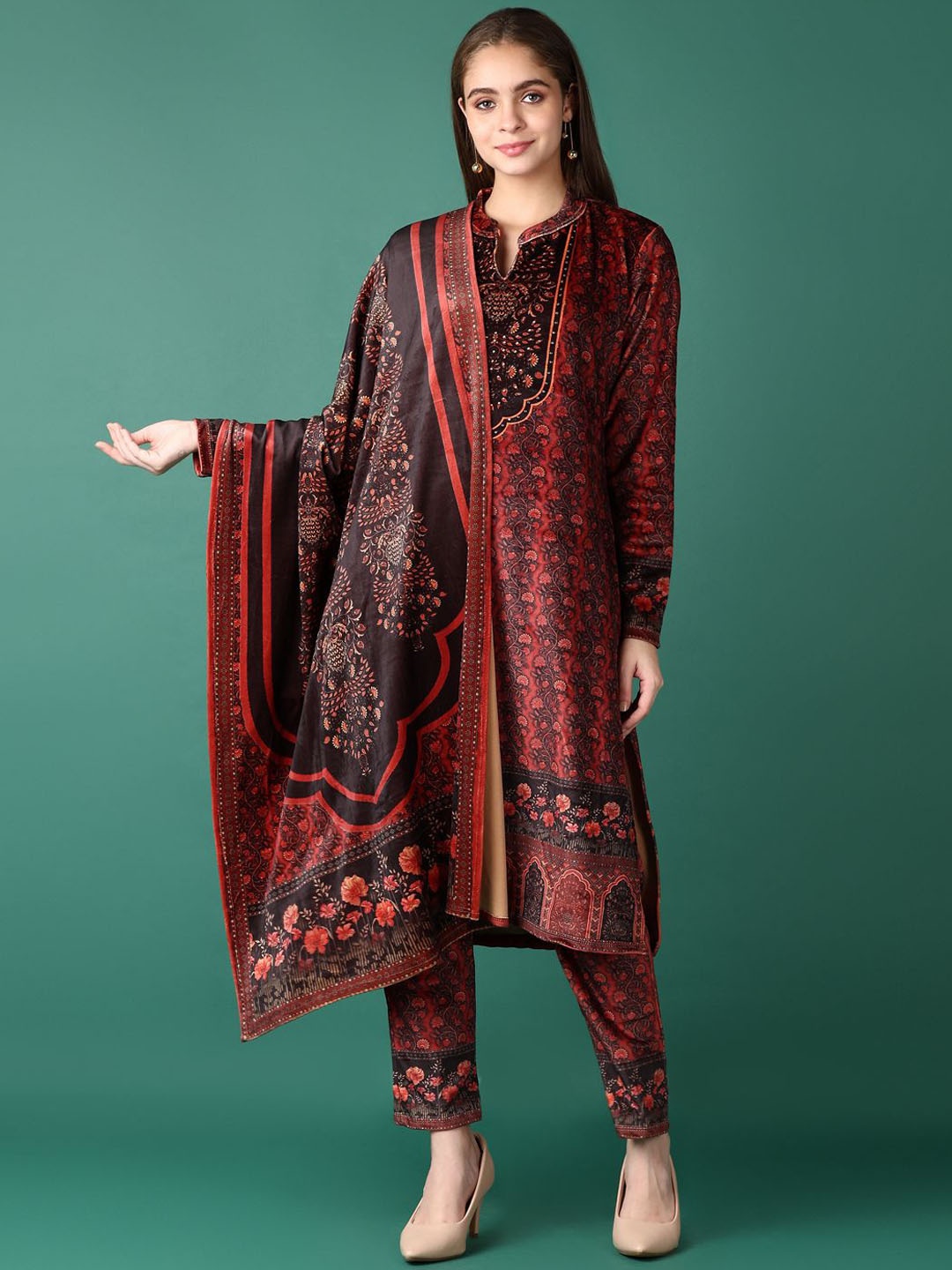 

V-Mart Women Floral Printed Regular Pure Cotton Kurta with Trousers & With Dupatta, Red