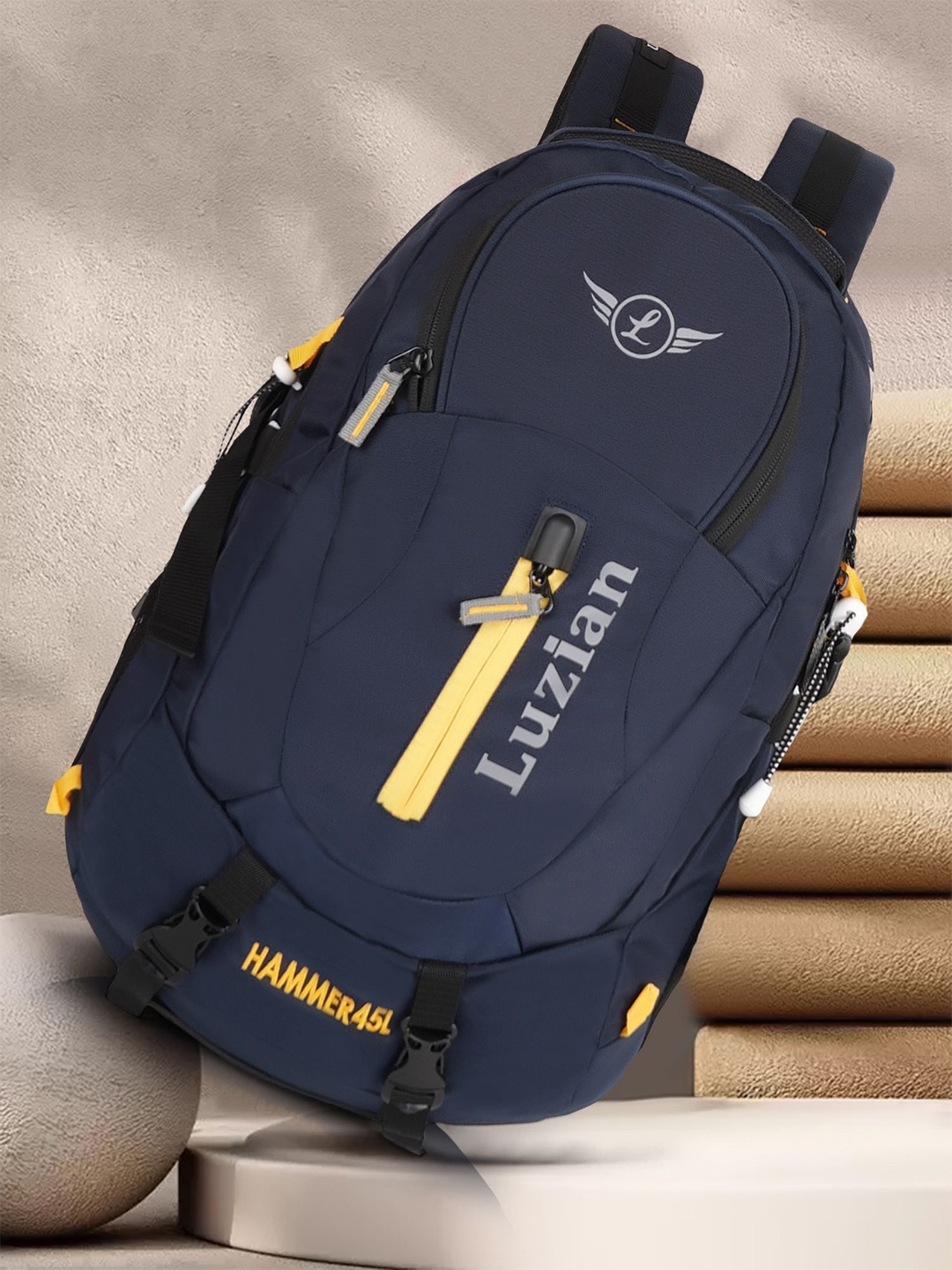 

Luzian Men Backpack with Hip Strap, Blue