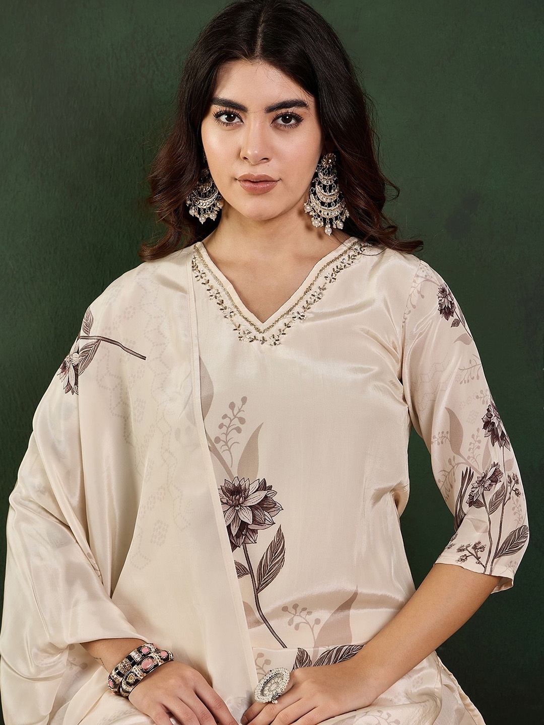 

Sangria Floral Printed Straight Kurta & Trouser With Dupatta, Cream