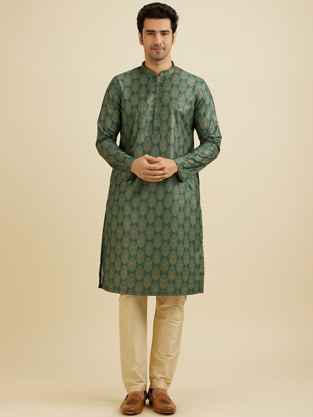 

Manyavar Men Regular Kurta with Pyjamas, Green