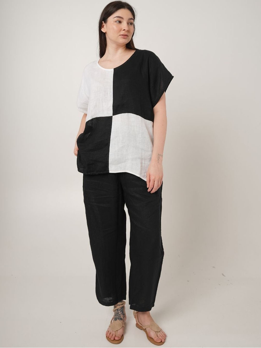 

Fabulous Colorblocked Linen Top & Trousers, Black