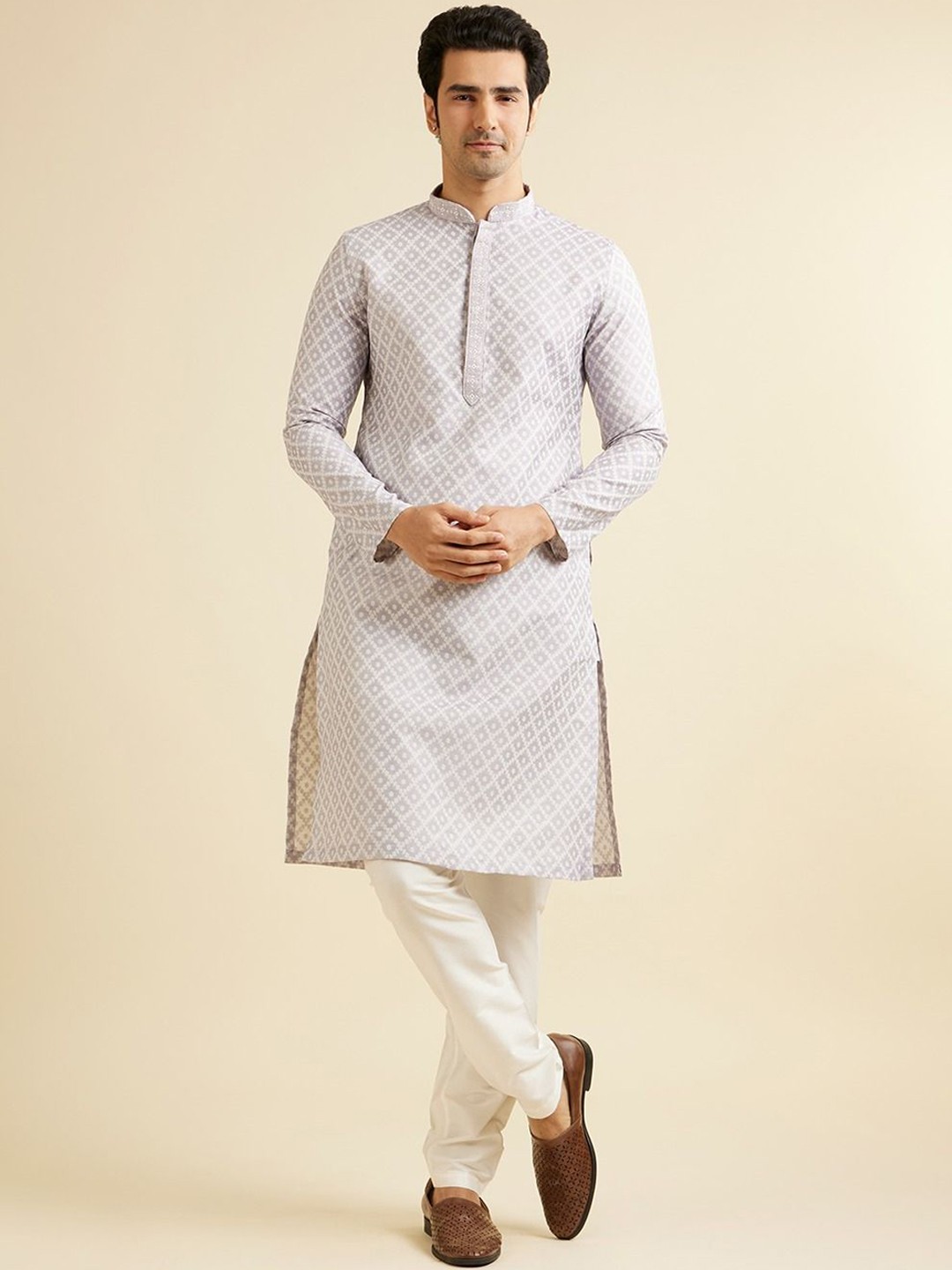 

Manyavar Men Printed Regular Sequinned Kurta with Pyjamas, Purple