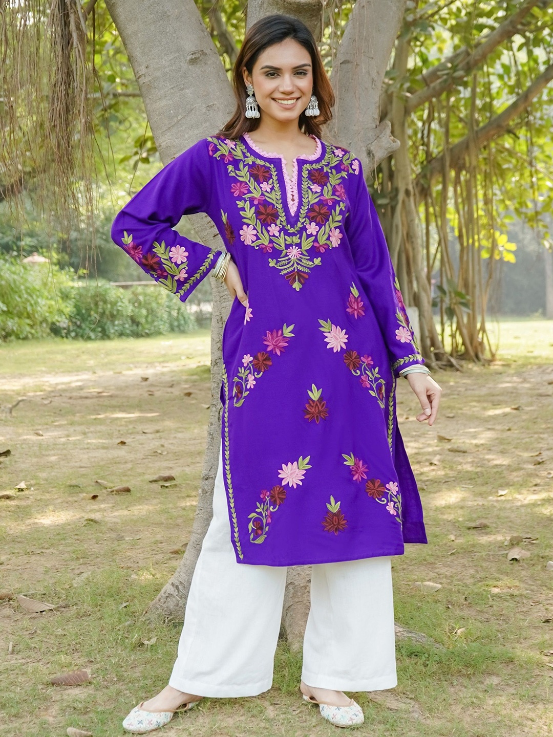 

HOUSE OF KARI Floral Embroidered Cotton Wool Straight Kurta, Purple