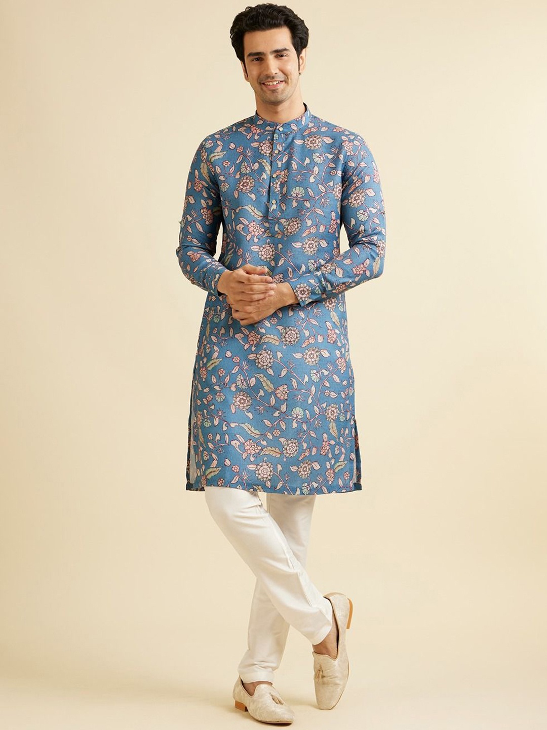 

Manyavar Men Floral Printed Kurta, Blue