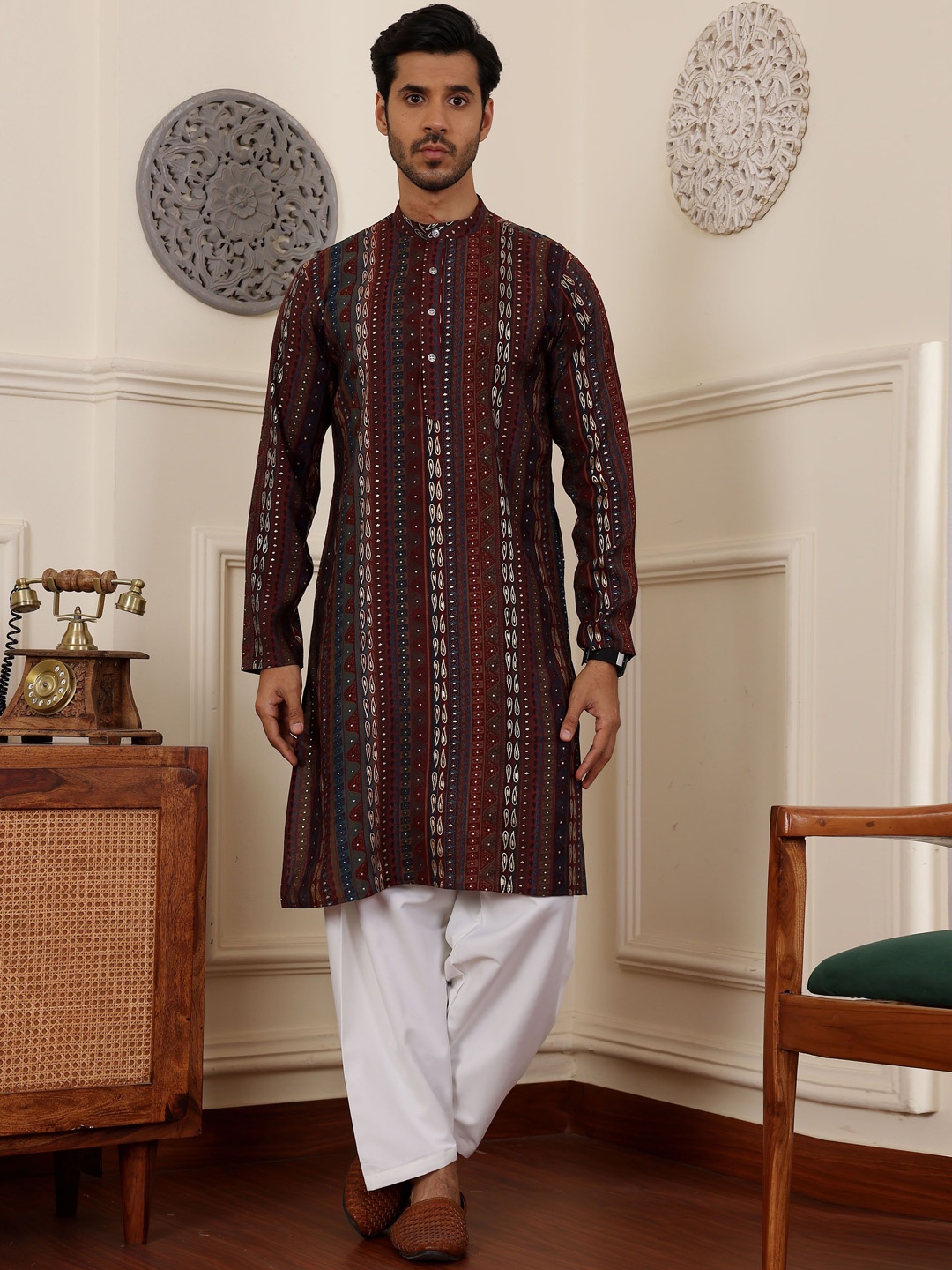 

Rawayi Men Printed Thread Work Kurta, Multi