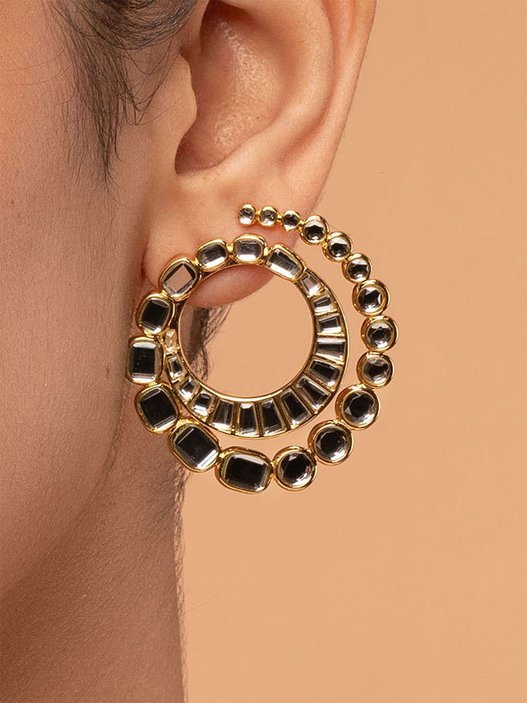 

Isharya Contemporary Studs Earrings, Gold