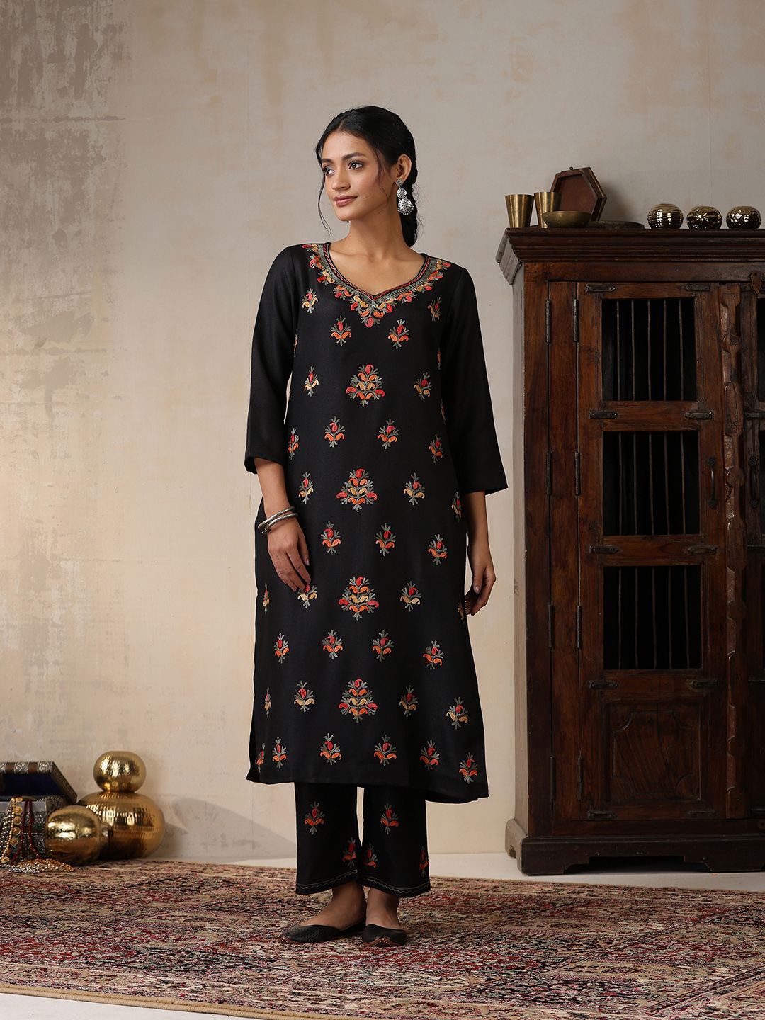 

House of Chikankari HOC Crafts Aari Woven Kurta Set, Black