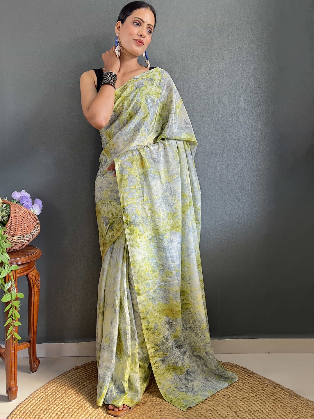 

KALINI Floral Printed Pure Chiffon Ready to Wear Saree, Green