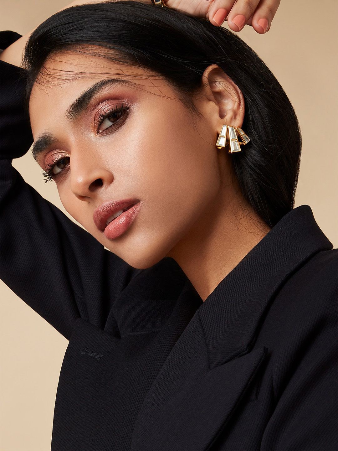 

Isharya Contemporary Studs Earrings, Gold