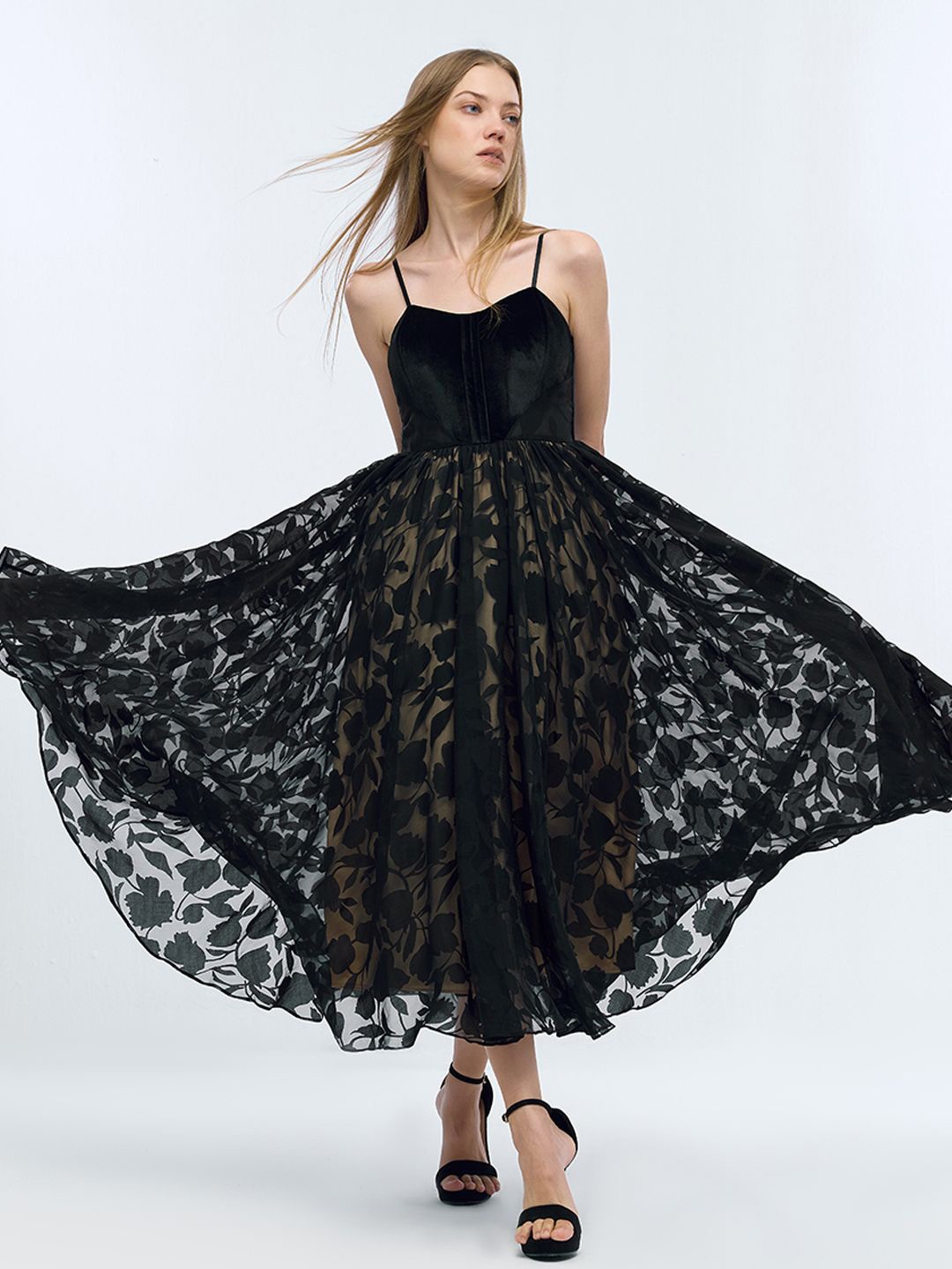 

COVER STORY Floral Fit & Flare Maxi Dress, Black