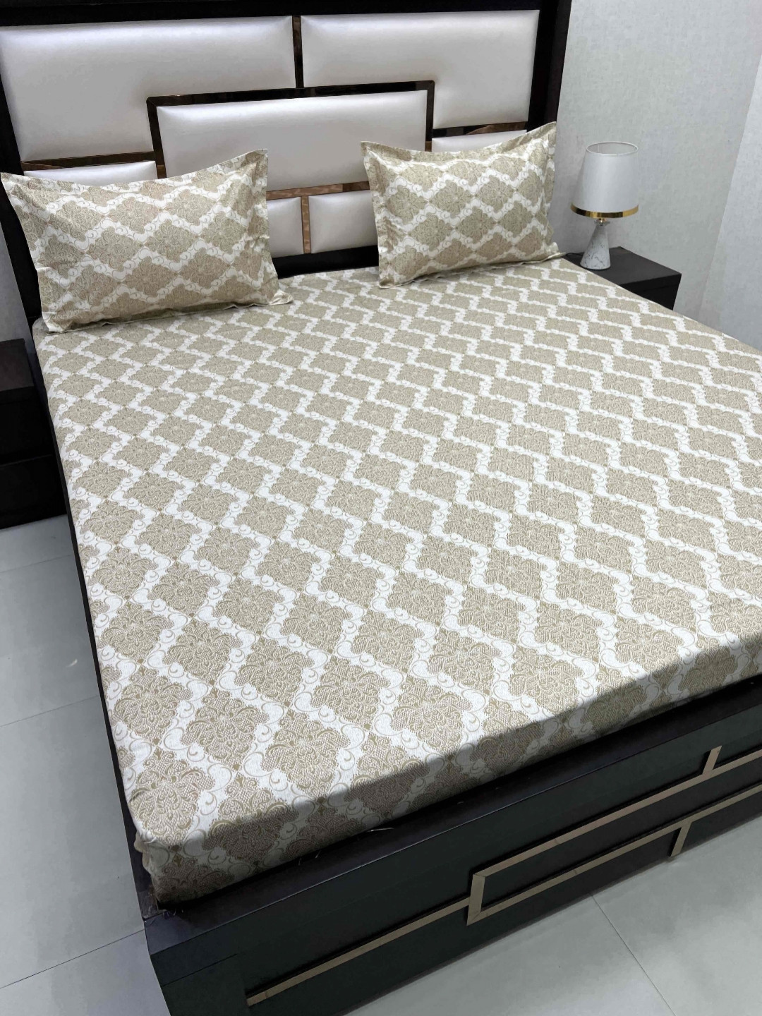 

Pure Decor Brown & White Ethnic Motifs 350 TC Queen Bedsheet with 2 Pillow Covers