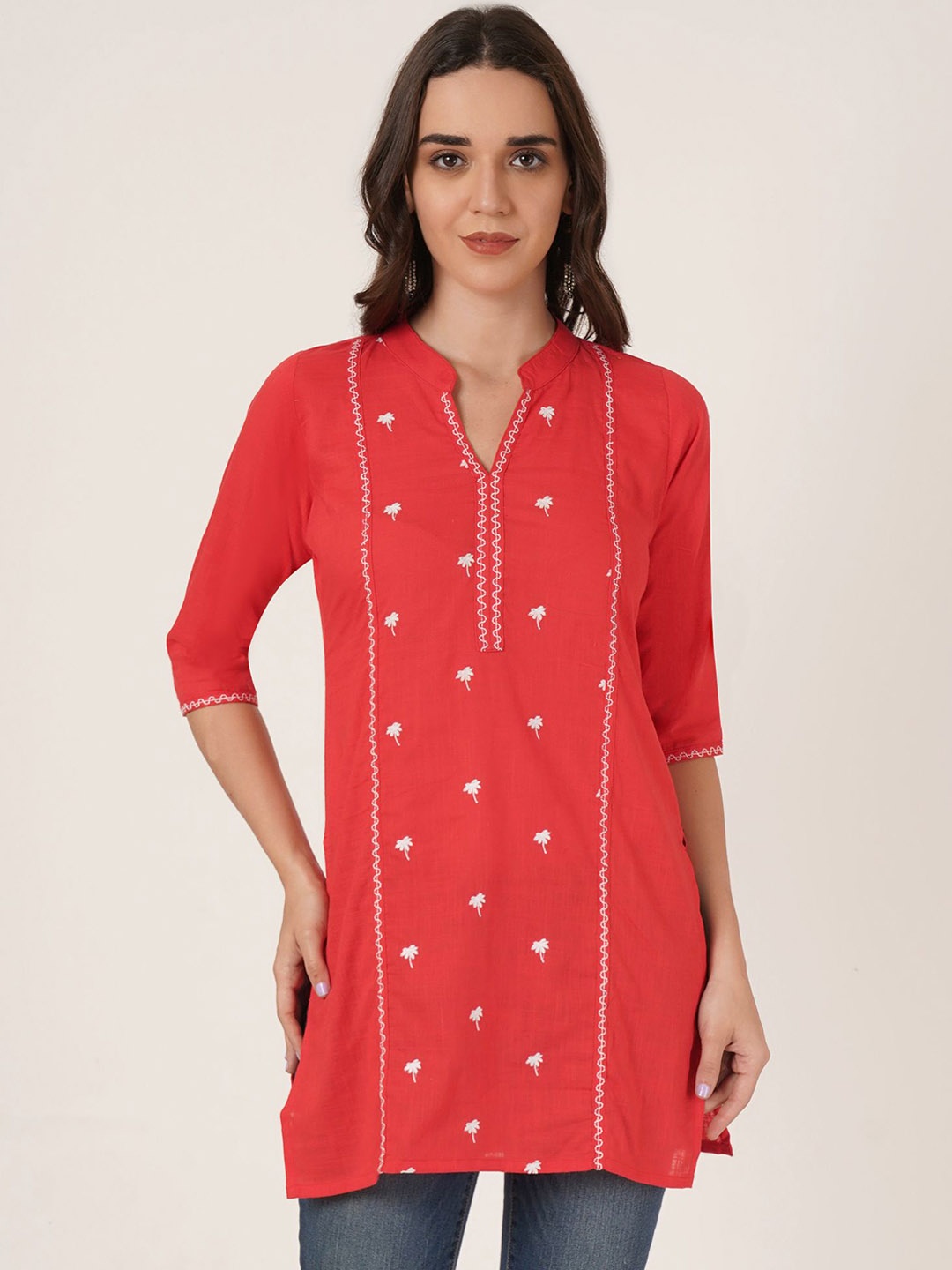 

Brownverse Women Embroidered Khadi Kurta, Red