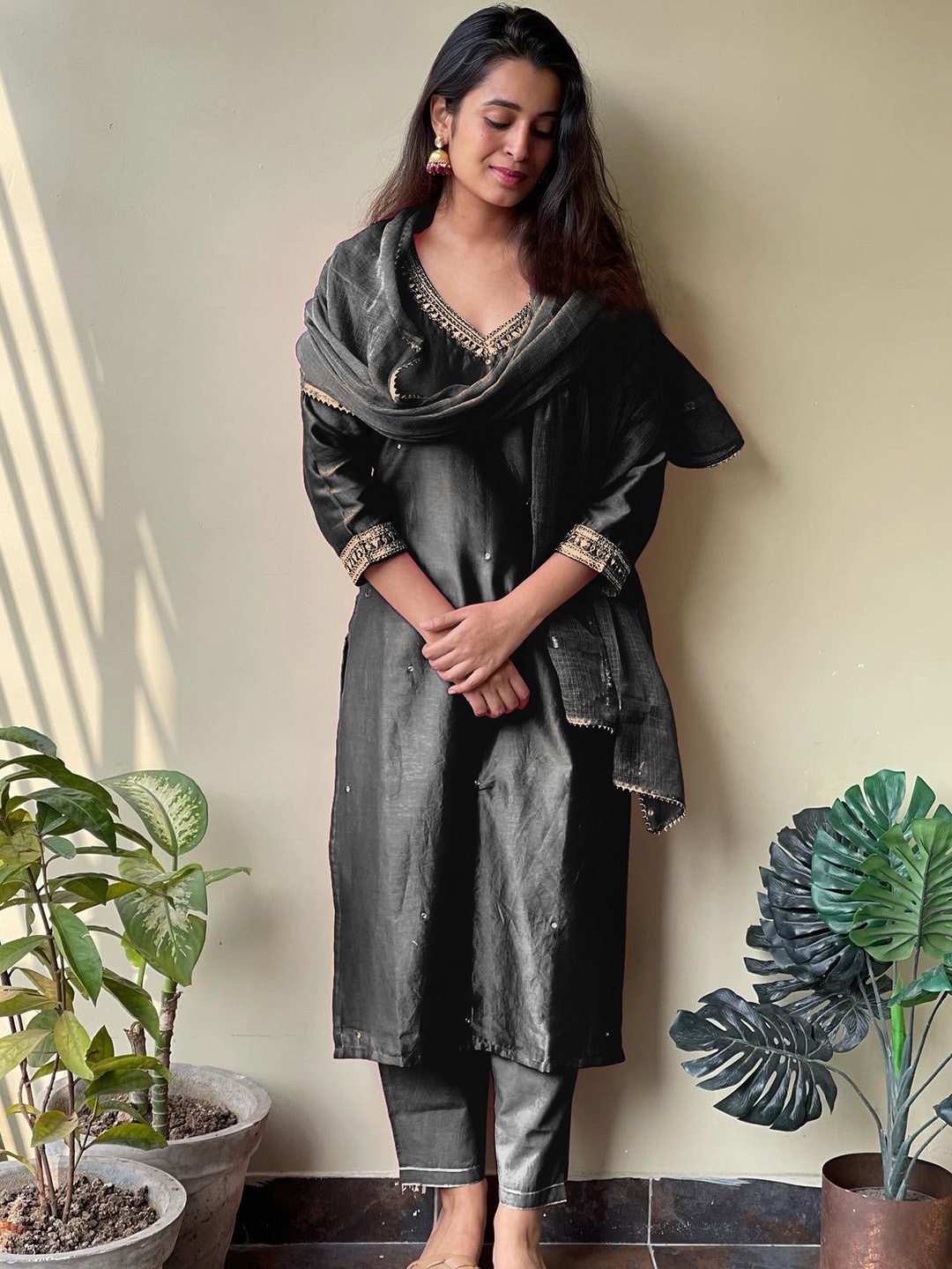 

GoSriKi Women Regular Beads and Stones Kurta with Trousers & With Dupatta, Black