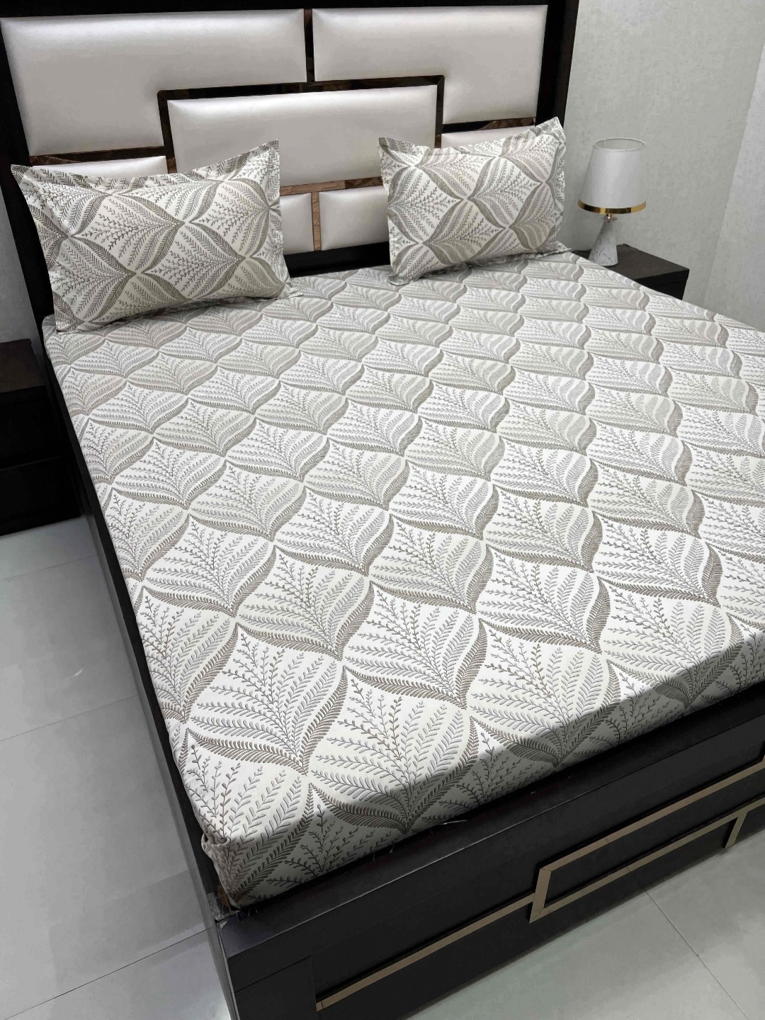 

Pure Decor Brown & White Floral Queen Bedsheet with 2 Pillow Covers