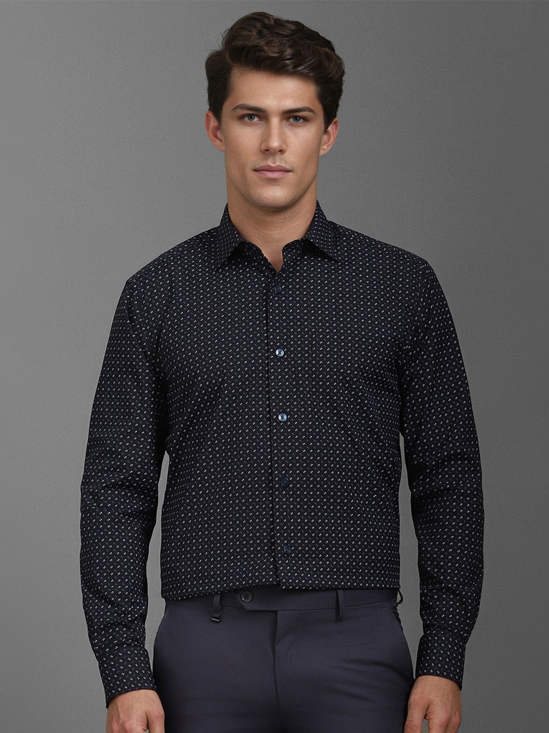 

Louis Philippe Men Classic Opaque Printed Formal Shirt, Navy blue