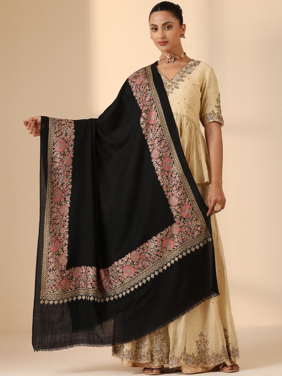 

DUSALA INDIA Women Ethnic Motifs Shawl, Black