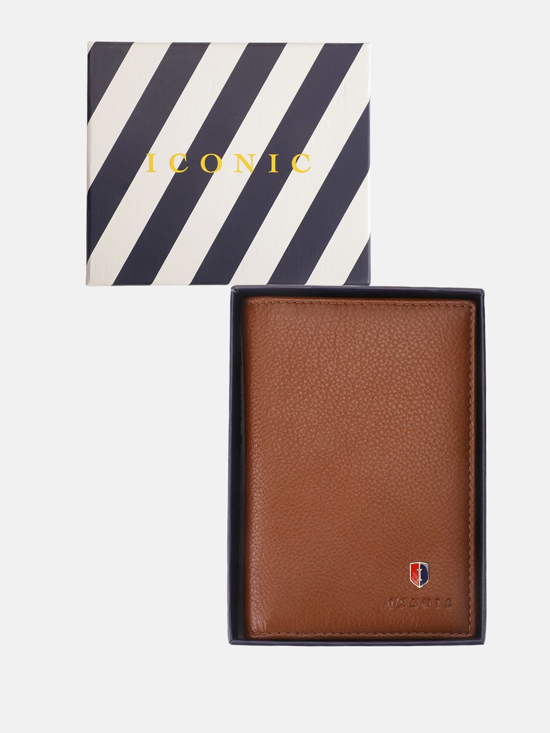 

Iconic Men Leather Passport Holder, Brown