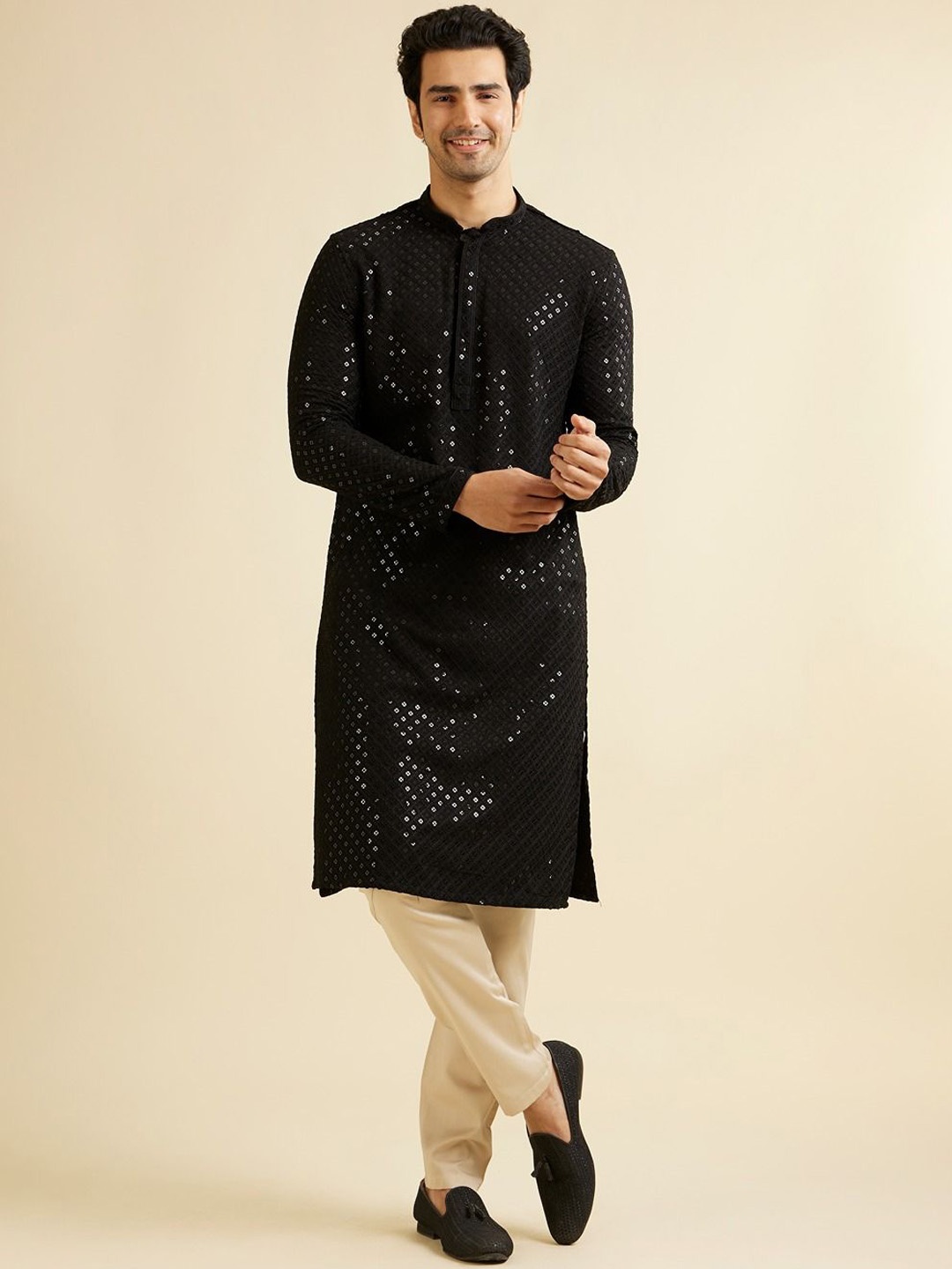 

Manyavar Men Ethnic Motifs Embroidered Regular Sequinned Kurta with Pyjamas, Black