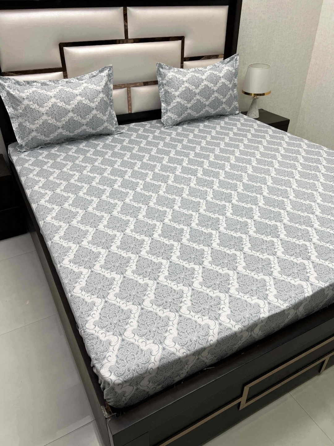 

Pure Decor Grey & White Ethnic Motifs 250 TC Queen Bedsheet with 2 Pillow Covers
