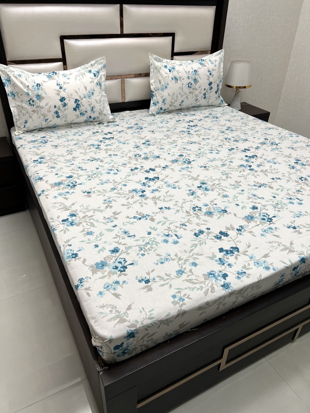 

Pure Decor White & Turquoise Blue Floral 260 TC Queen Bedsheet with 2 Pillow Covers