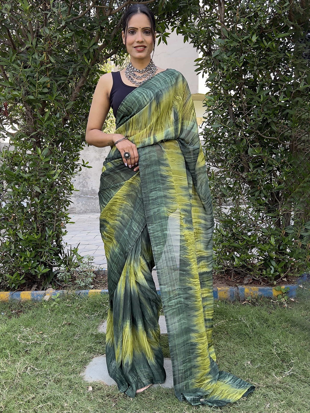 

KALINI Printed Pure Chiffon Ready to Wear Saree, Green