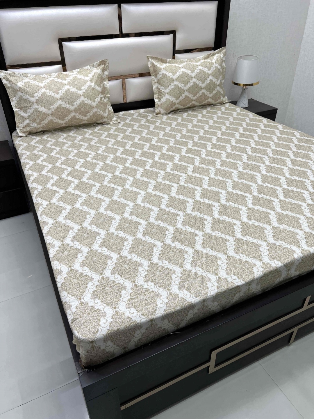 

Pure Decor Brown & White Ethnic Motifs Queen Bedsheet with 2 Pillow Covers