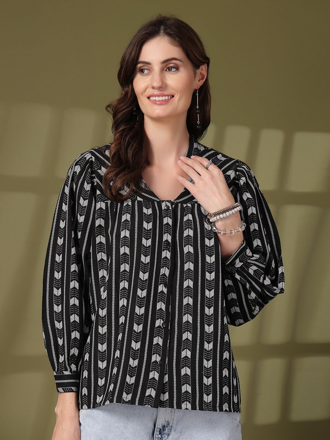 

plusS Women Opaque Printed Casual Shirt, Black