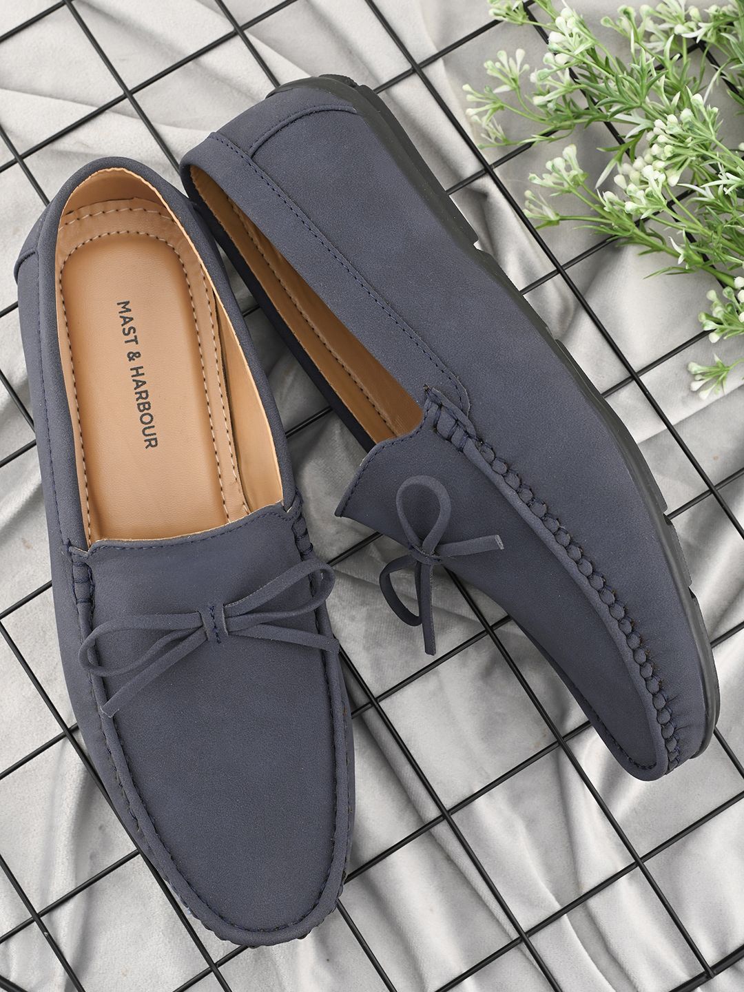 

Mast & Harbour Men Round Toe Lightweight Loafers, Blue