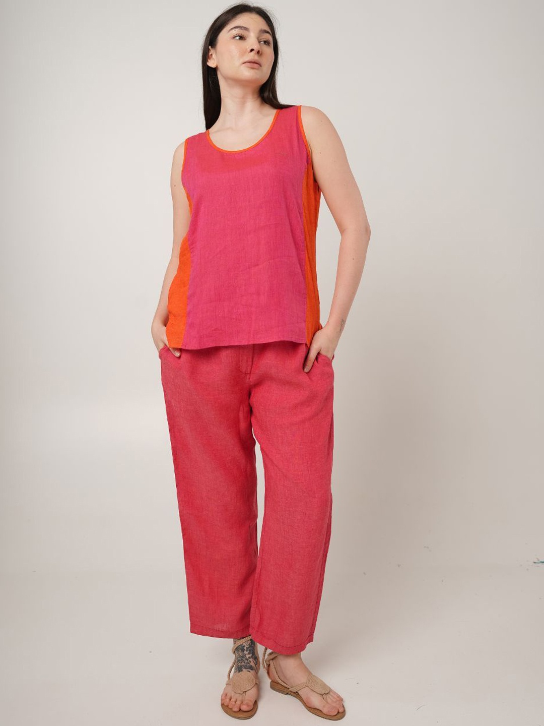 

Fabulous Colourblocked Round Neck Top With Trousers, Fuchsia
