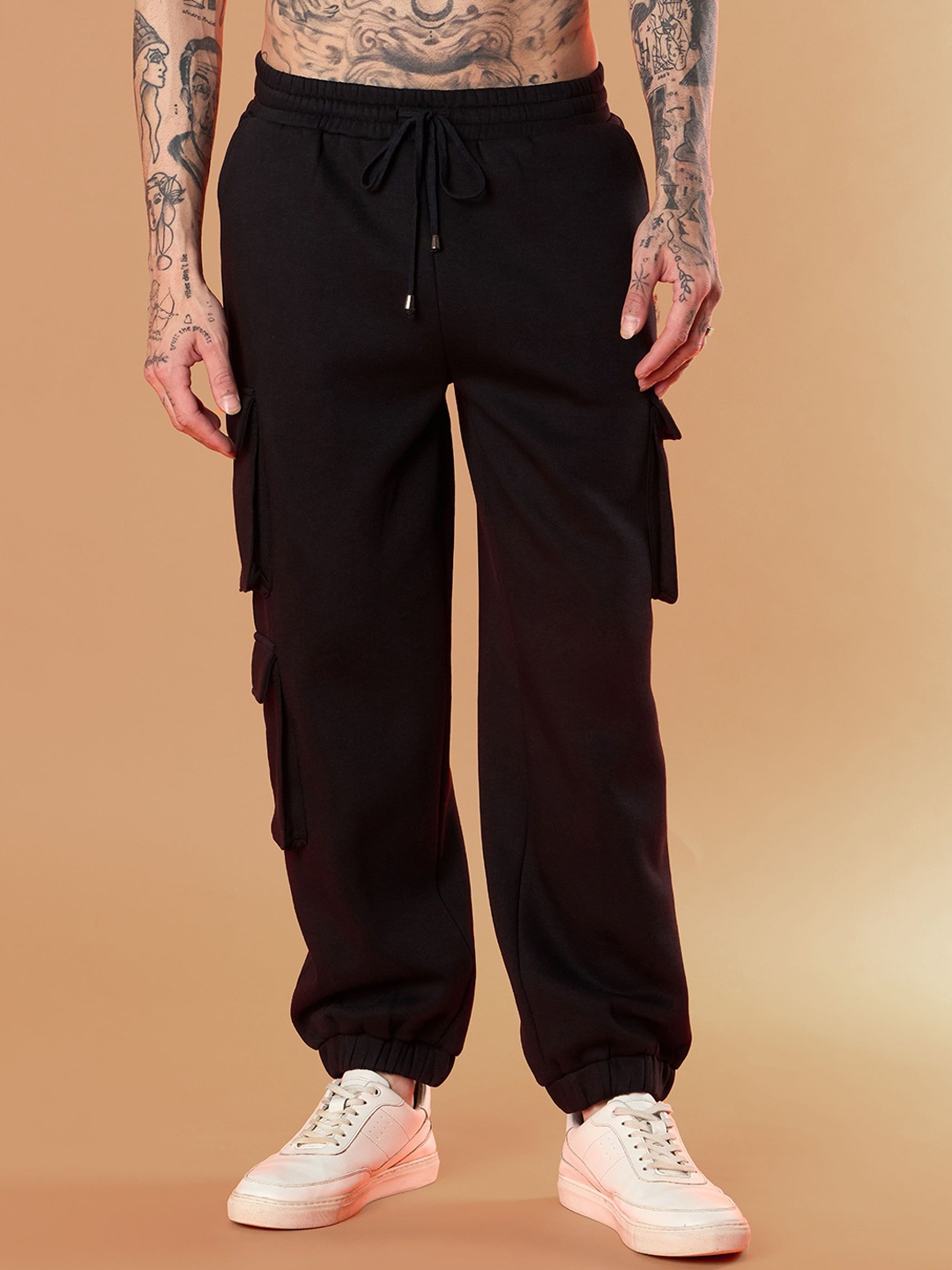 

MASCLN SASSAFRAS Men Mid-Rise Relaxed Fit Oversized Joggers, Black