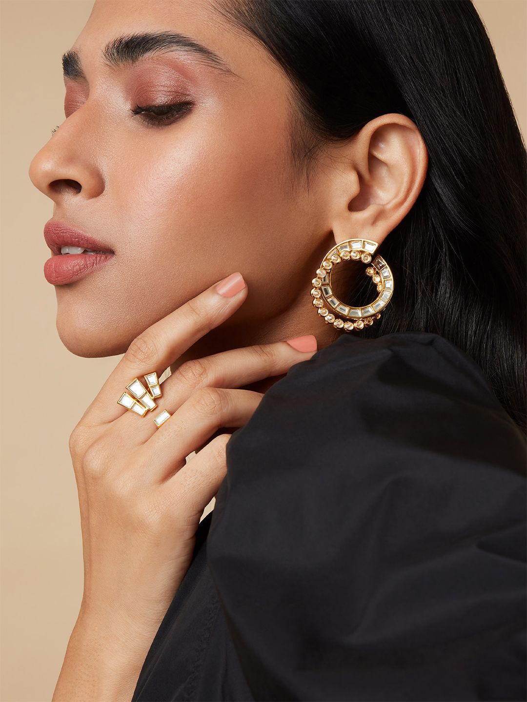 

Isharya Contemporary Studs Earrings, Gold