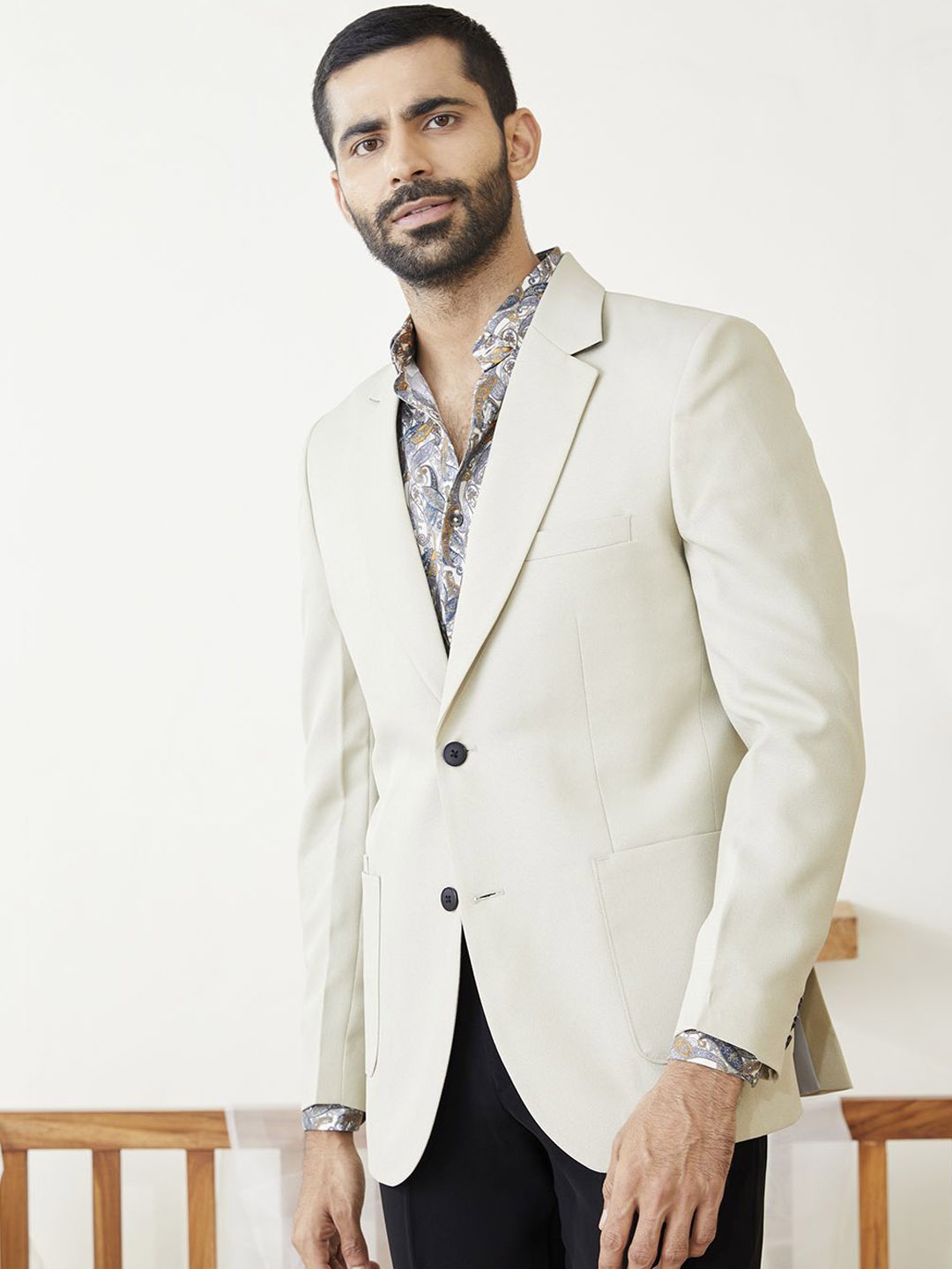 

MR BUTTON Tailored-Fit Single Breasted Blazer, Beige